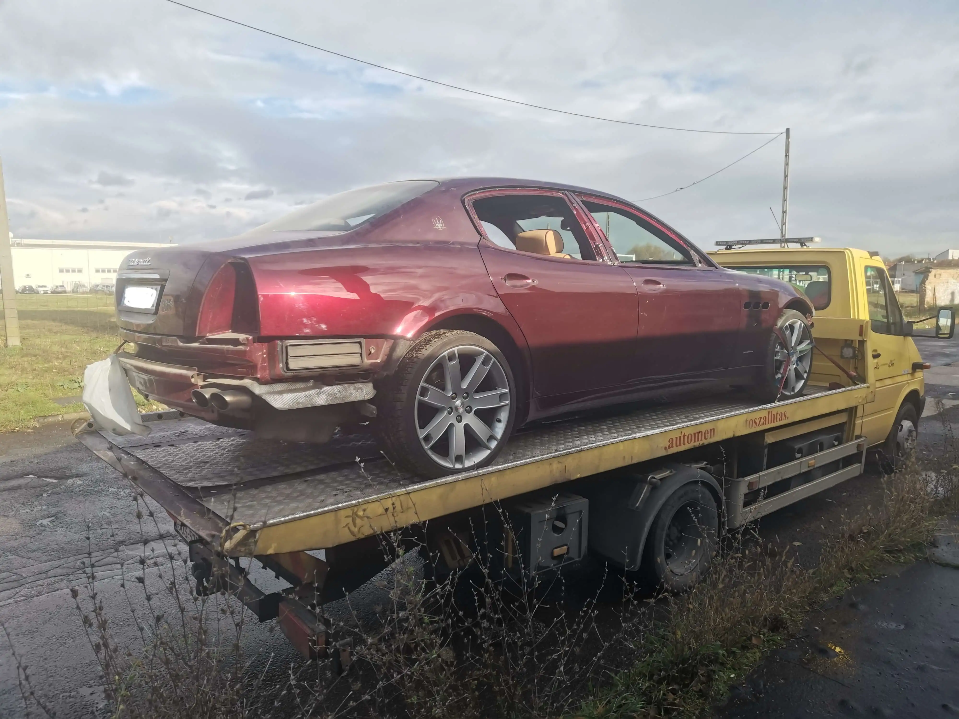 Car towing in Budapest at a favorable price, day and night